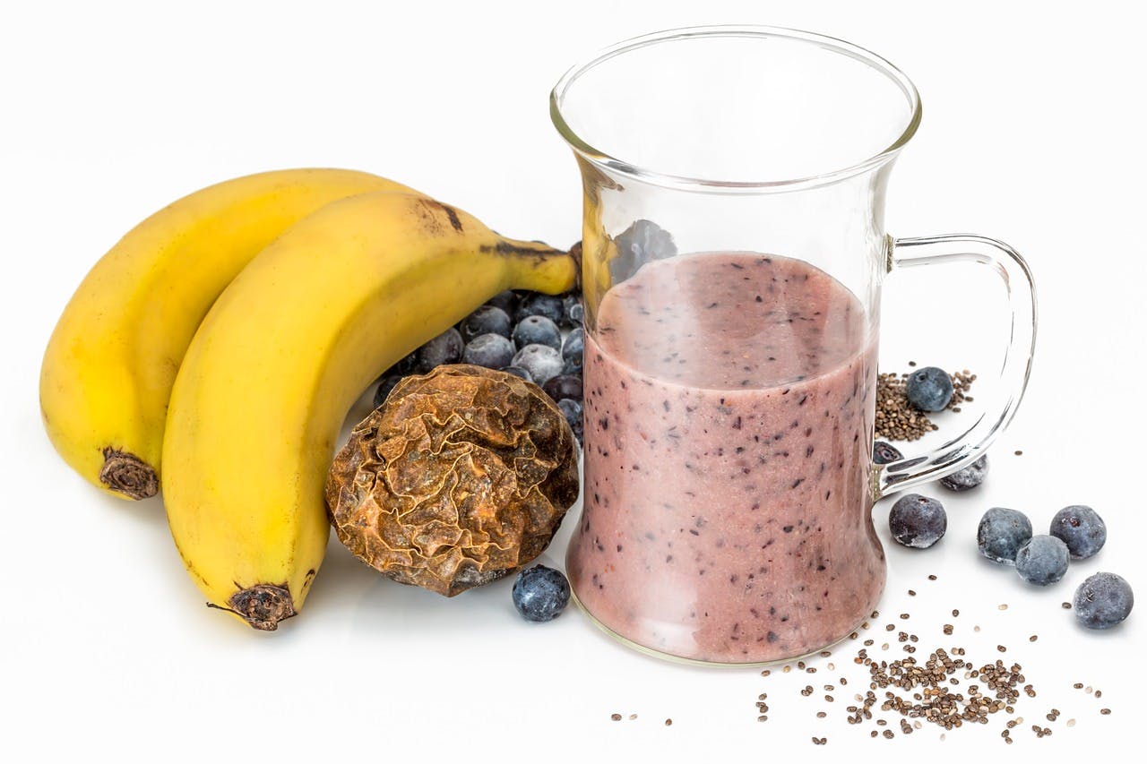 Bananas and blueberries in a delicious looking smoothie, by stevepb via Pixabay